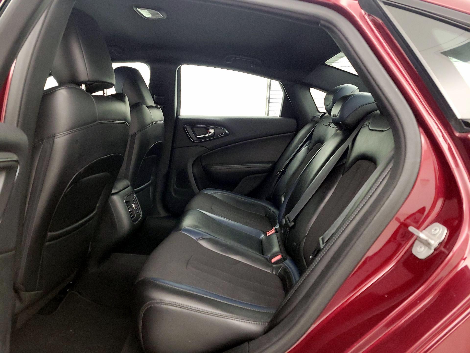 Thumbnail: 2015 Chrysler 200 - 19