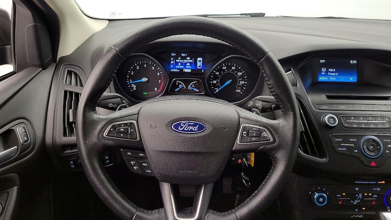 2015 Ford Focus SE 10