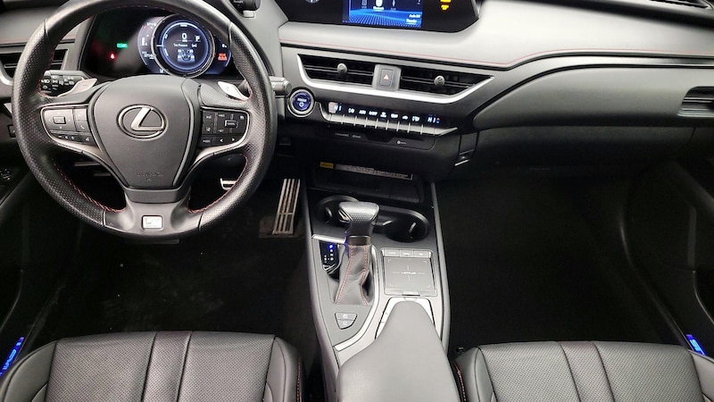 2022 Lexus UX 250h 9