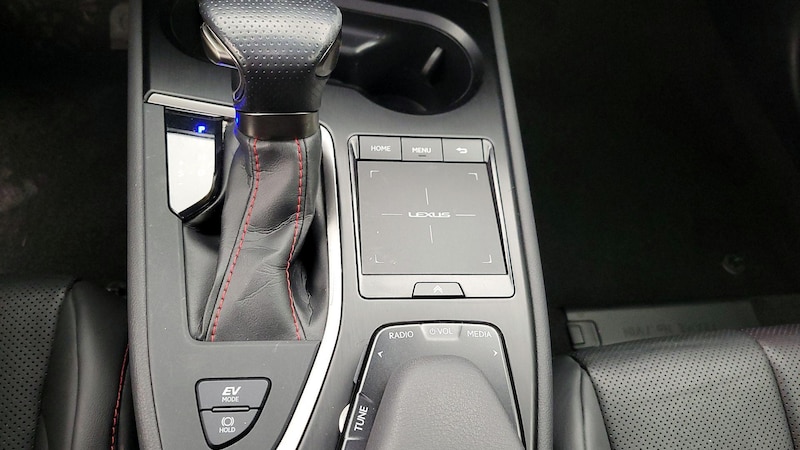 2022 Lexus UX 250h 17