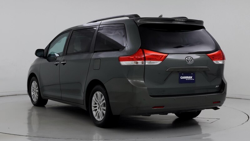 2014 Toyota Sienna XLE 2