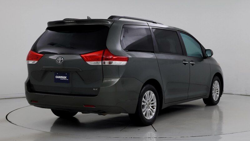 2014 Toyota Sienna XLE 8