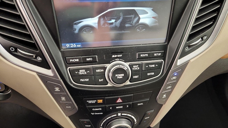 2016 Hyundai Santa Fe SE 17