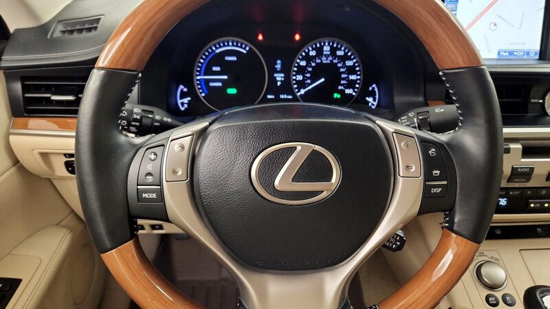 2014 Lexus ES Hybrid 300h 10