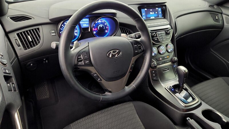2016 Hyundai Genesis  9