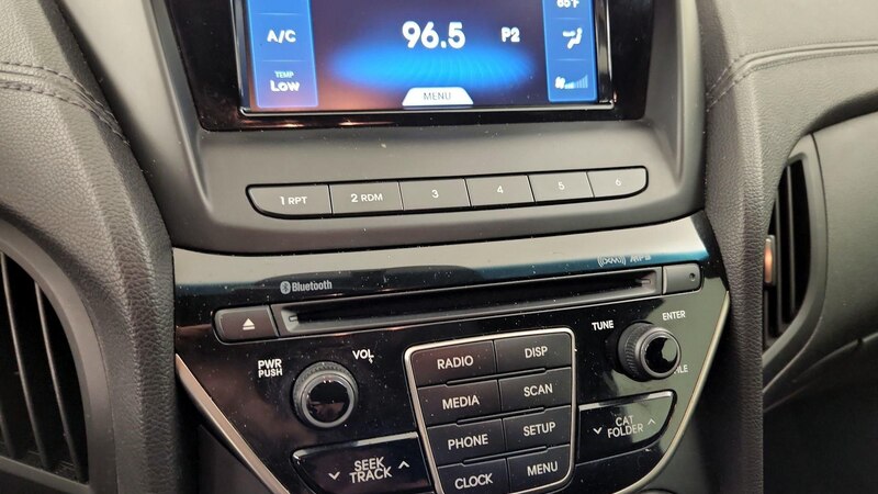 2016 Hyundai Genesis  14
