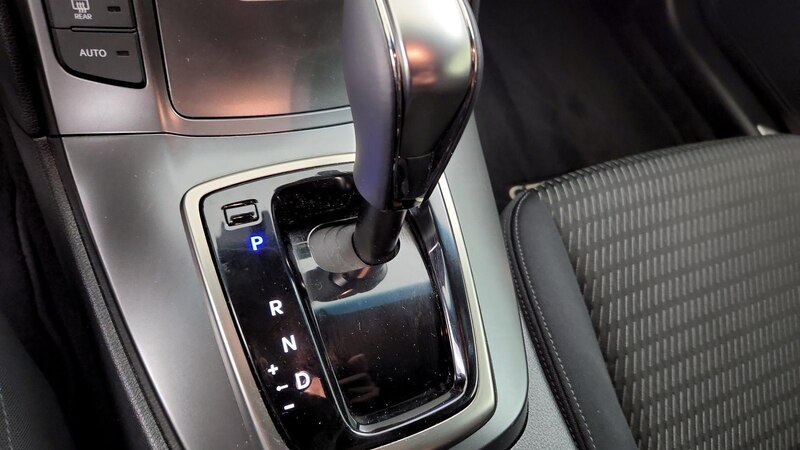 2016 Hyundai Genesis  16