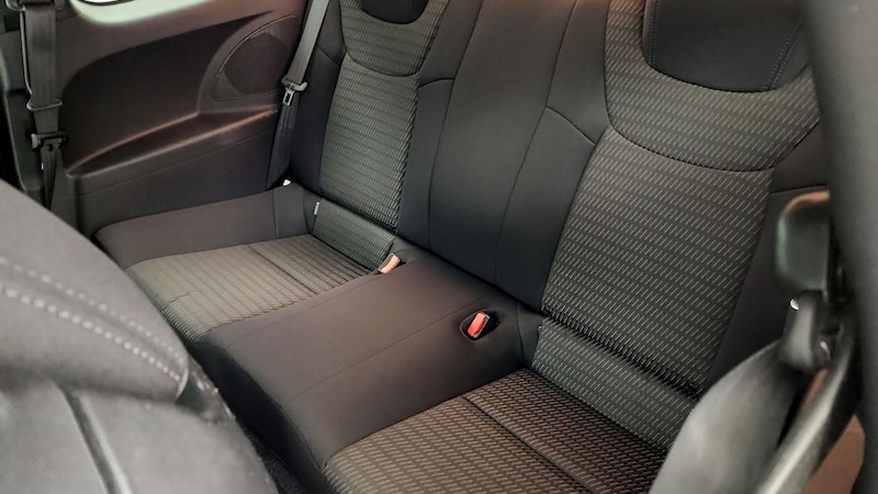 2016 Hyundai Genesis  18