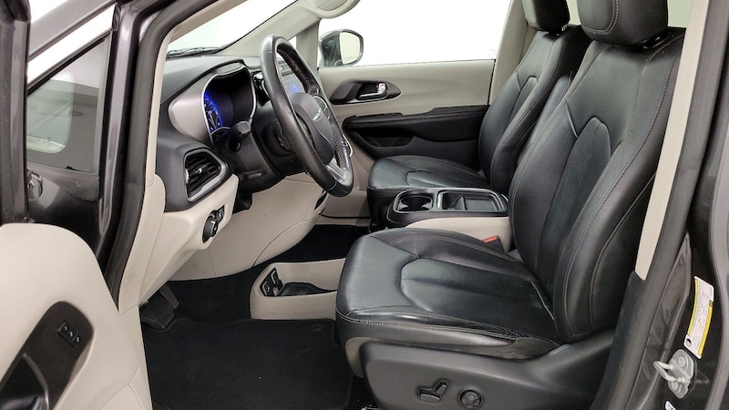 2020 Chrysler Pacifica Touring L 11