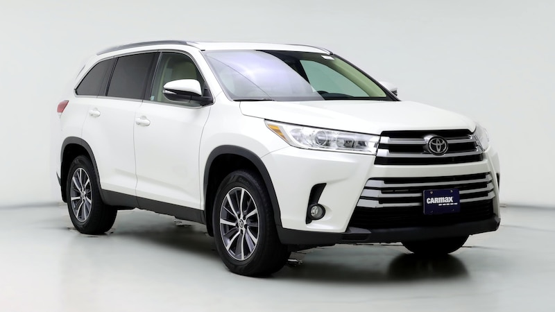 2019 Toyota Highlander XLE Hero Image