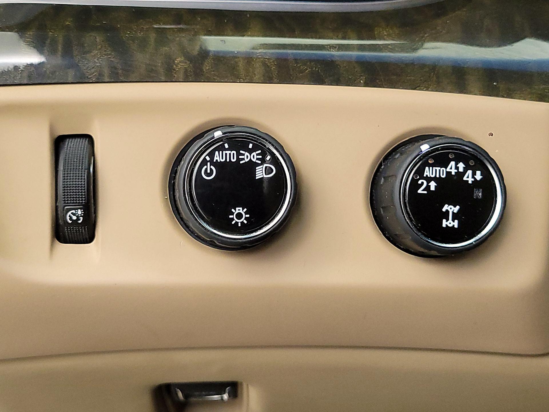 Thumbnail: 2019 Cadillac Escalade - 13