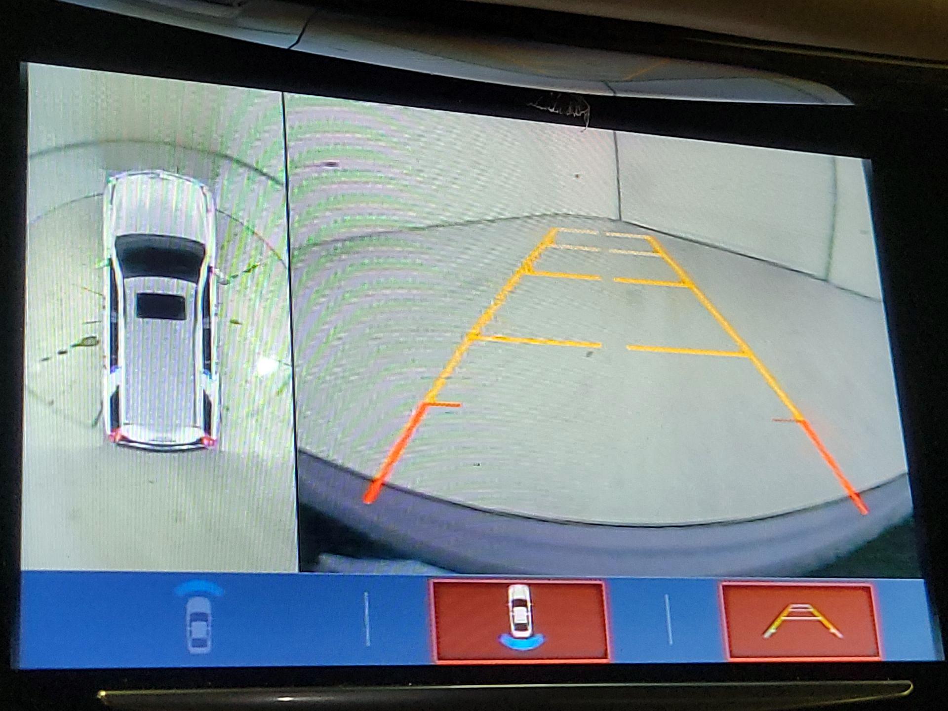 Thumbnail: 2019 Cadillac Escalade - 15