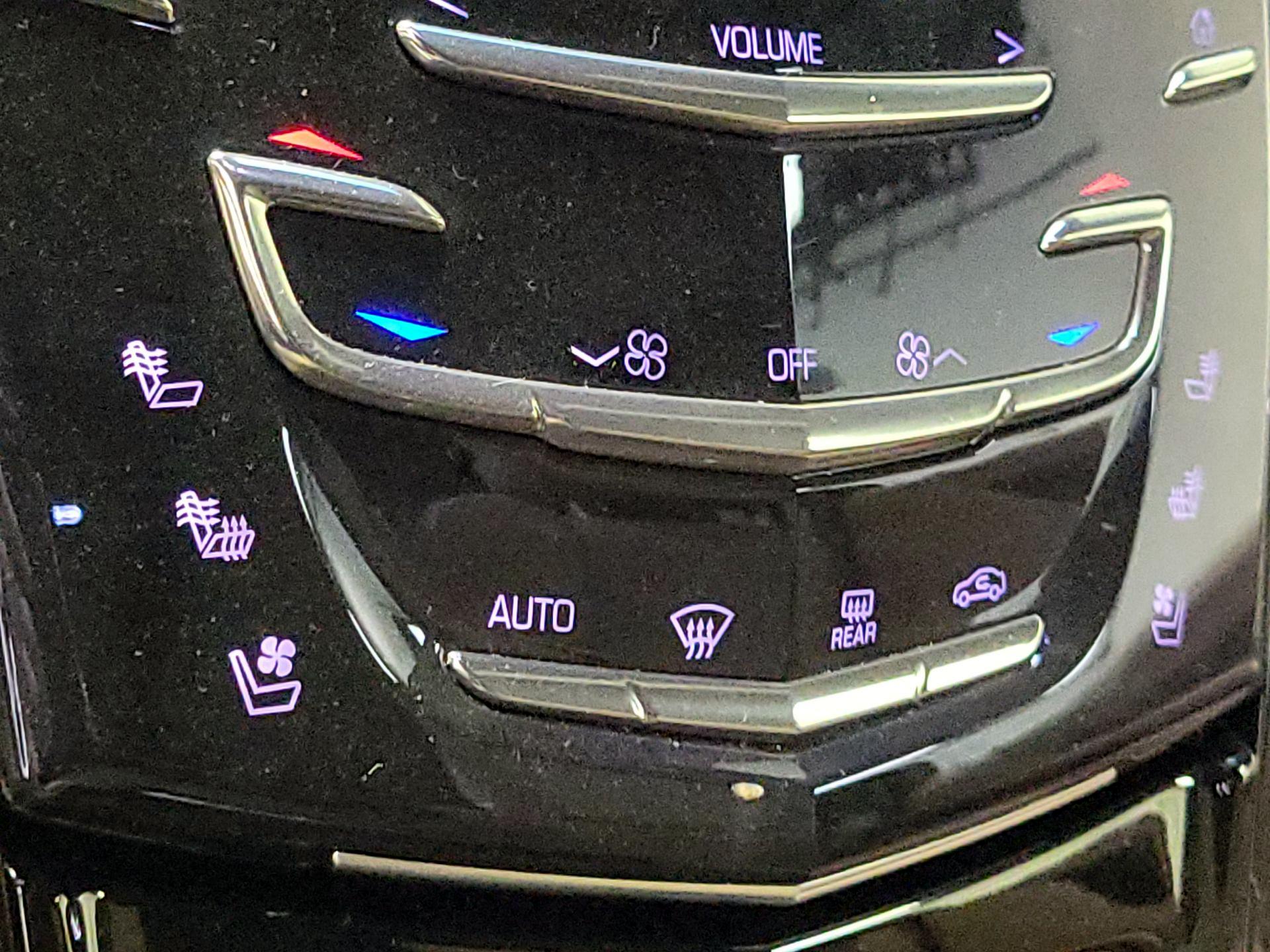 Thumbnail: 2019 Cadillac Escalade - 17