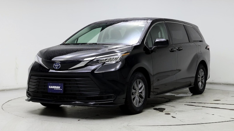 2022 Toyota Sienna LE 4