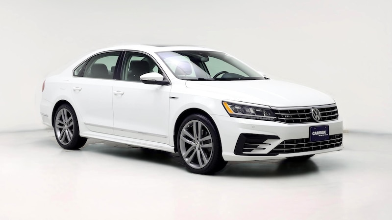 2019 Volkswagen Passat R-Line Hero Image