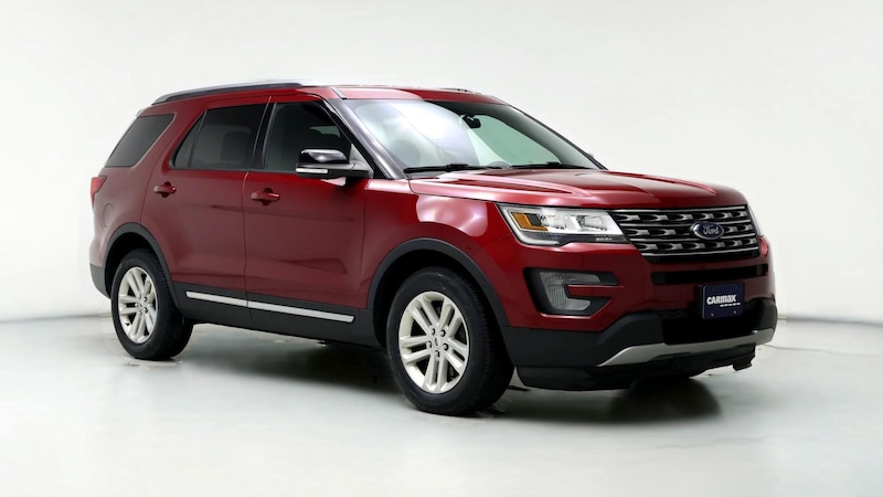 2017 Ford Explorer XLT Hero Image