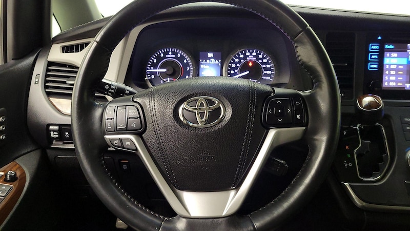 2015 Toyota Sienna Limited 10