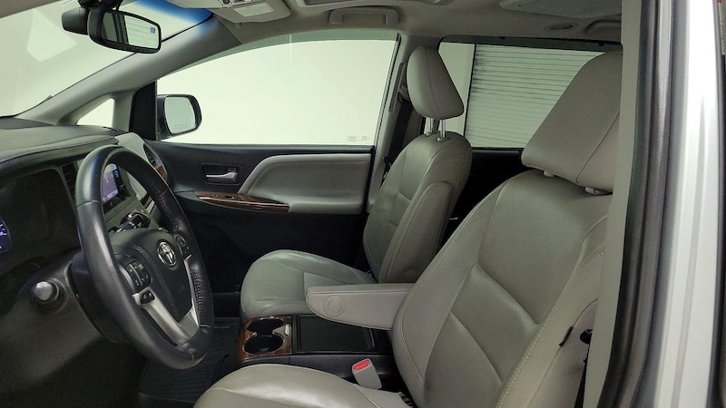 2015 Toyota Sienna Limited 11