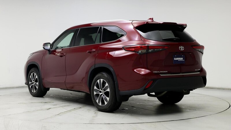 2022 Toyota Highlander XLE 2