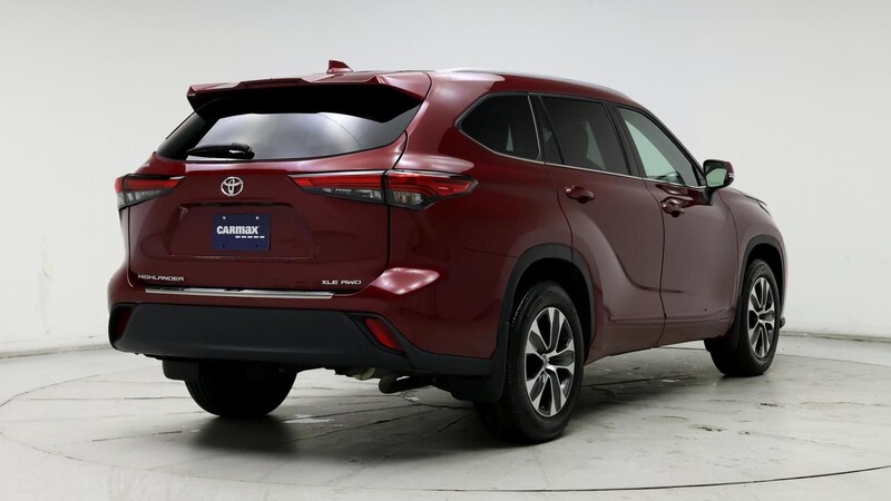 2022 Toyota Highlander XLE 8