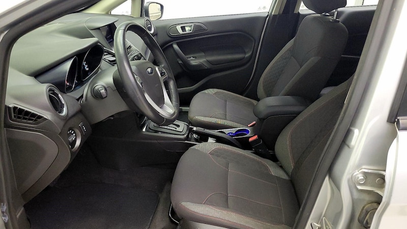 2014 Ford Fiesta SE 11