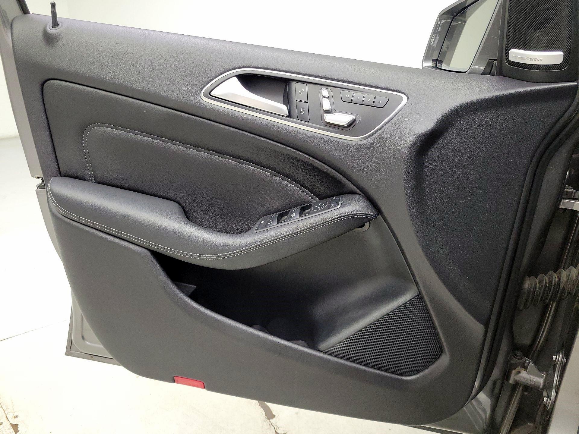 Thumbnail: 2016 Mercedes-Benz B-Class - 12