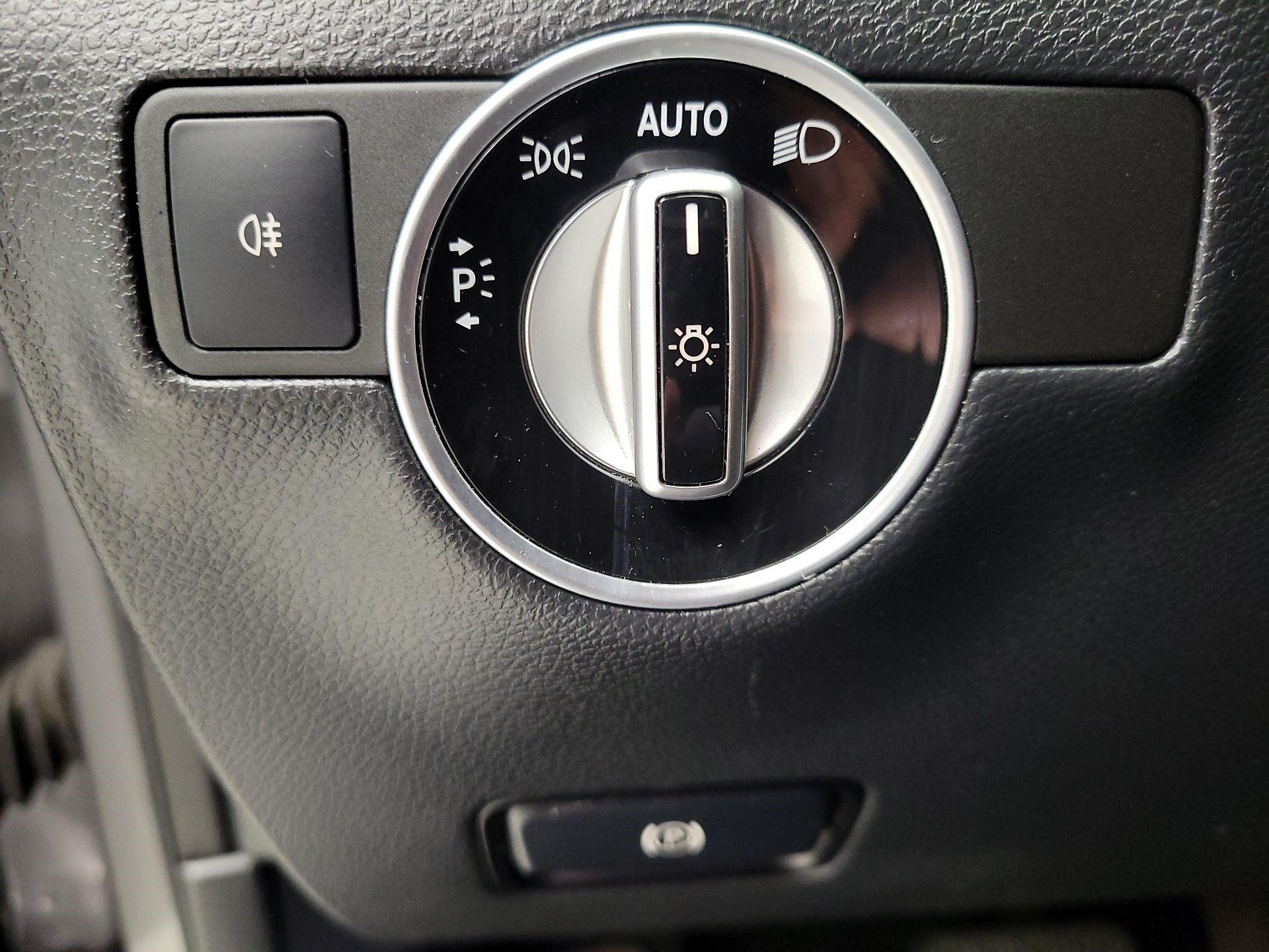 Thumbnail: 2016 Mercedes-Benz B-Class - 13