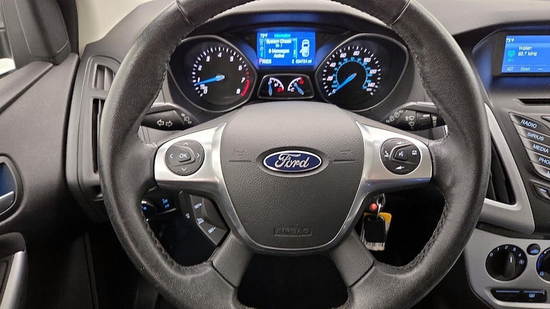 2014 Ford Focus SE 10