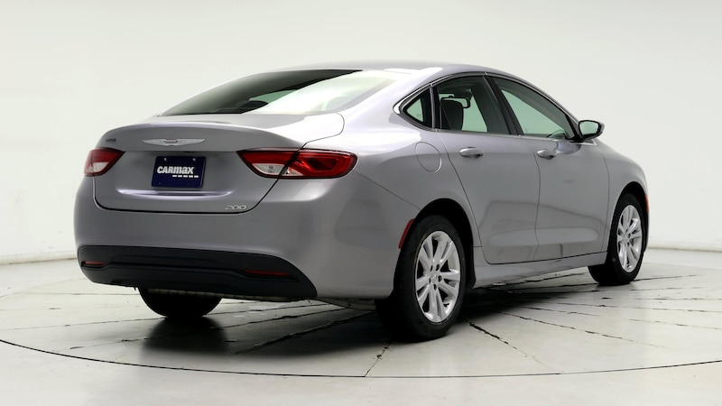 2017 Chrysler 200 LX 8