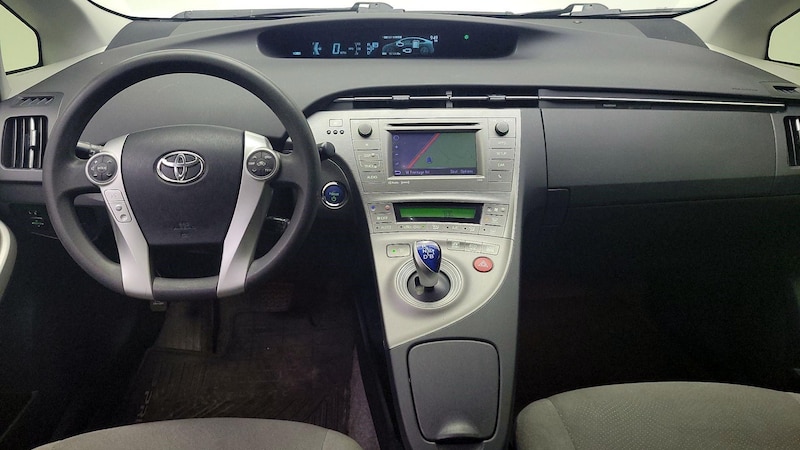 2014 Toyota Prius Three 9