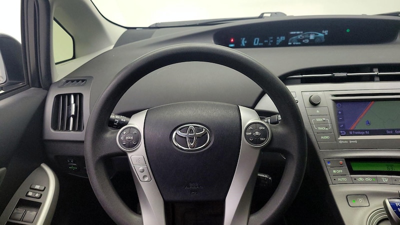 2014 Toyota Prius Three 10