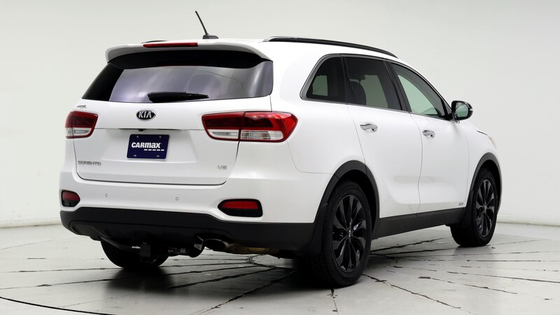 2019 Kia Sorento S 8