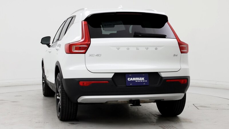 2023 Volvo XC40 B4 Core 6