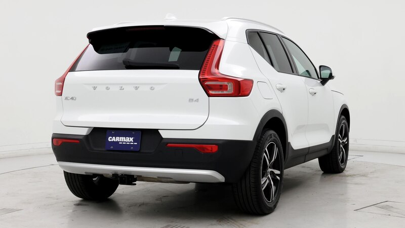 2023 Volvo XC40 B4 Core 8