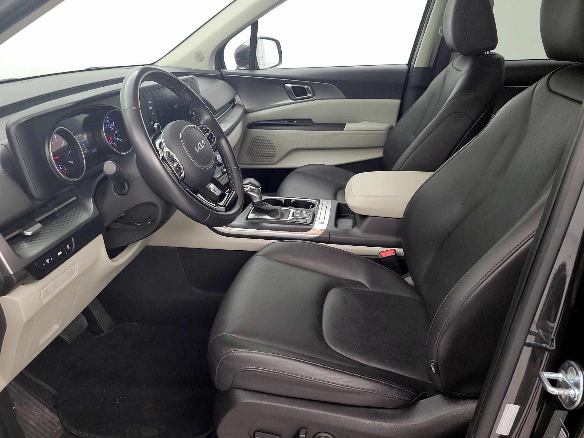 Thumbnail: 2023 Kia Carnival - 11