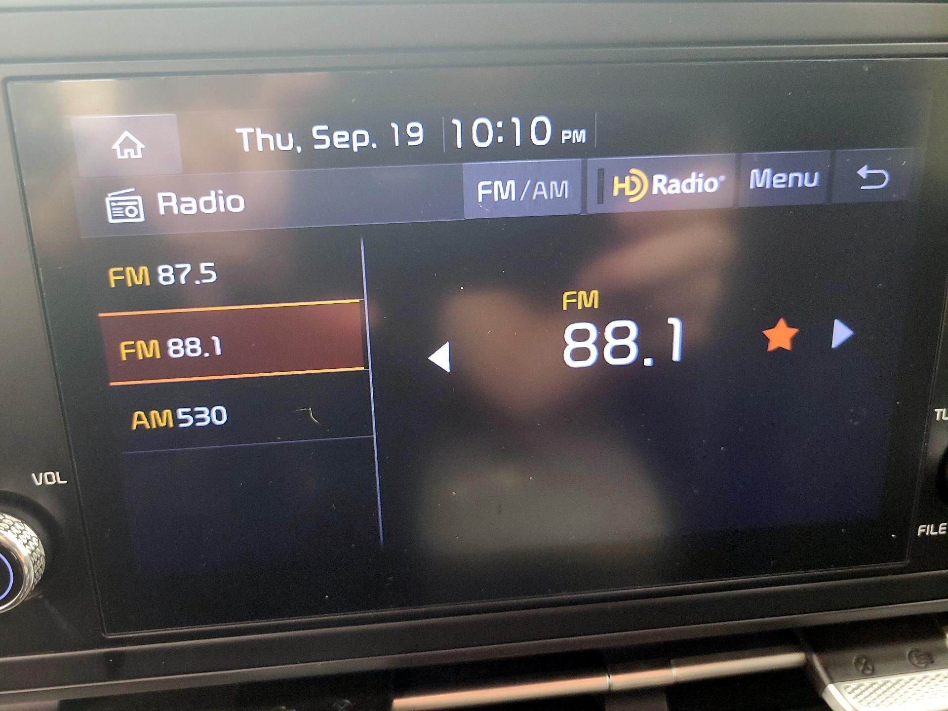 Thumbnail: 2023 Kia Carnival - 15