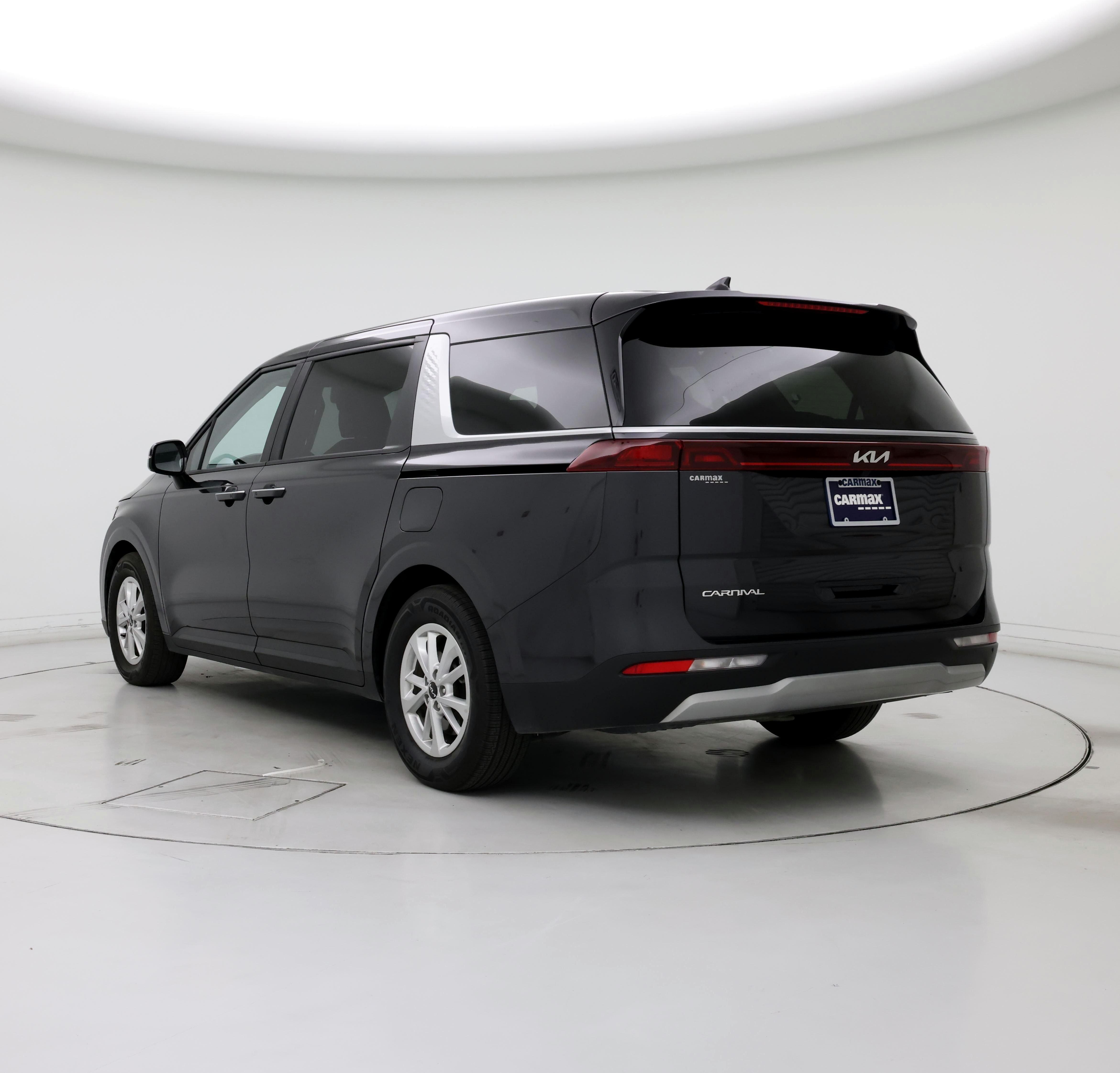 Thumbnail: 2023 Kia Carnival - 2