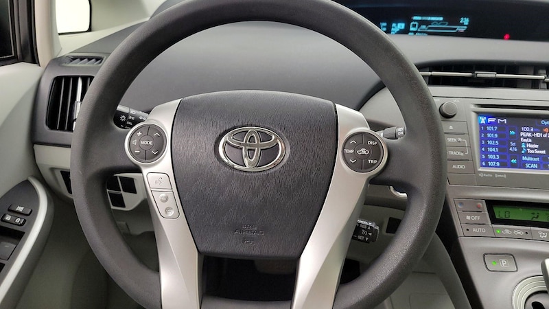 2015 Toyota Prius Three 10