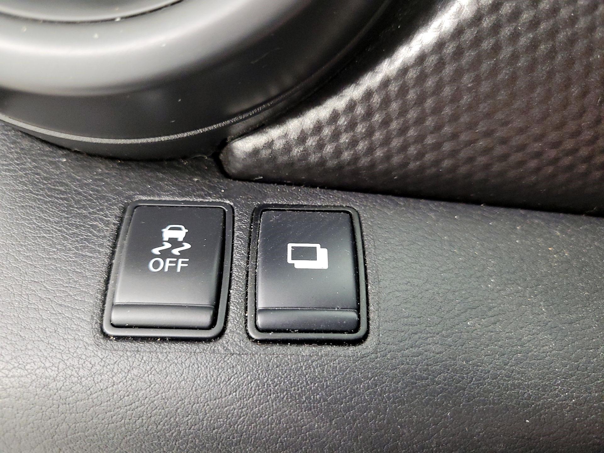 Thumbnail: 2019 Nissan Kicks - 13