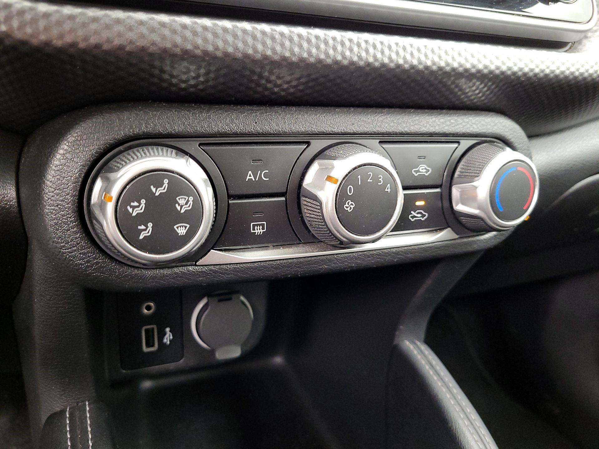 Thumbnail: 2019 Nissan Kicks - 16