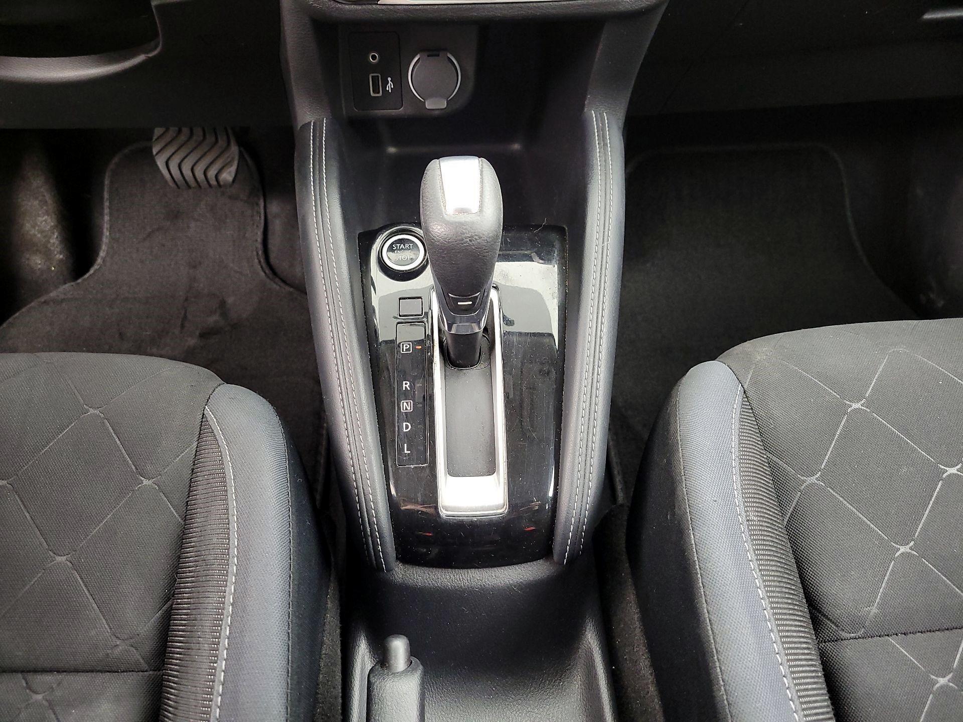 Thumbnail: 2019 Nissan Kicks - 17