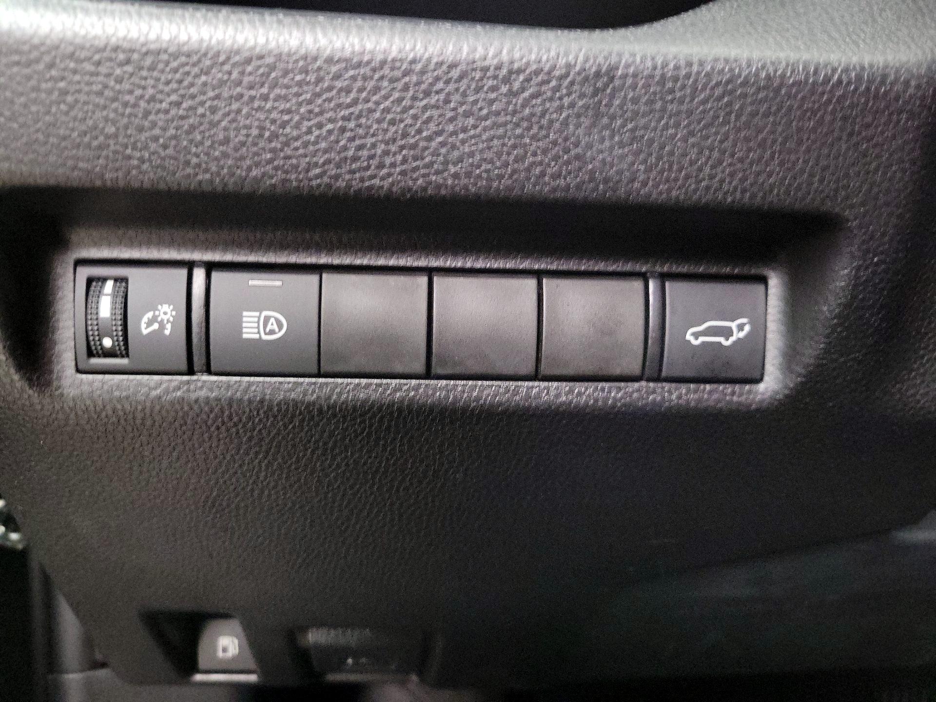 Thumbnail: 2021 Toyota RAV4 - 13