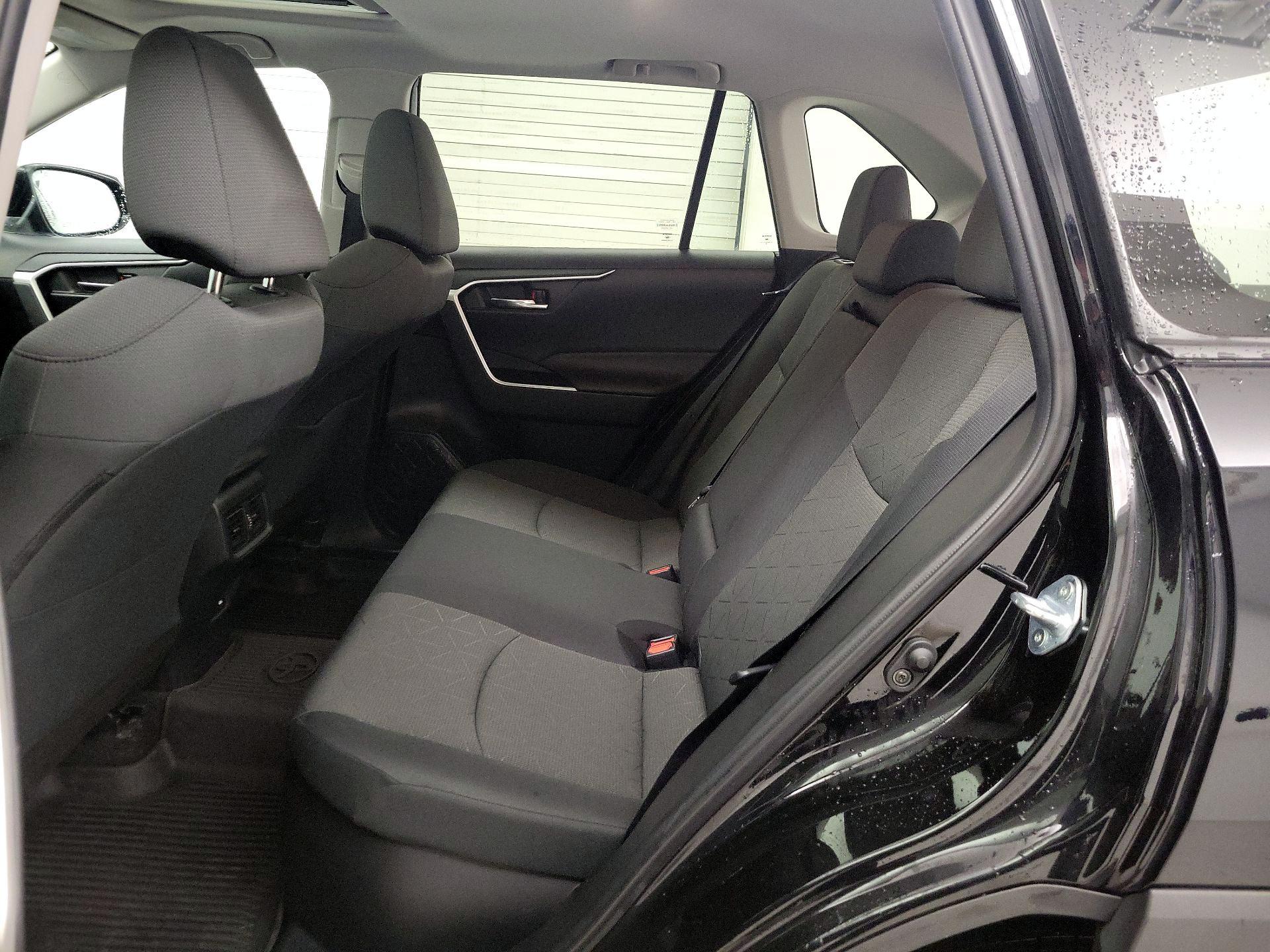 Thumbnail: 2021 Toyota RAV4 - 20