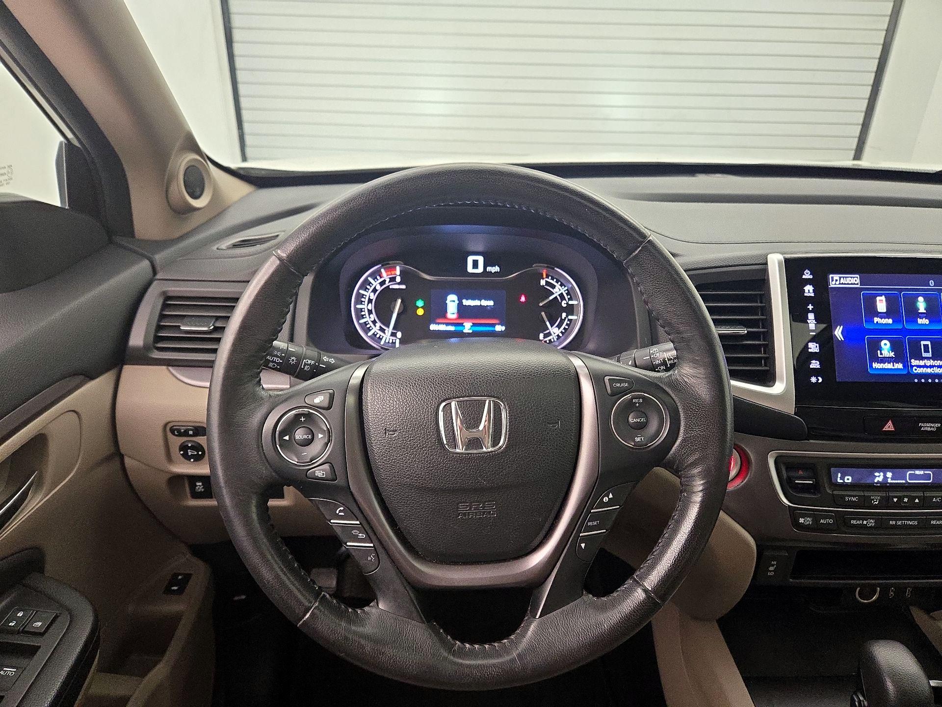 Thumbnail: 2018 Honda Pilot - 10