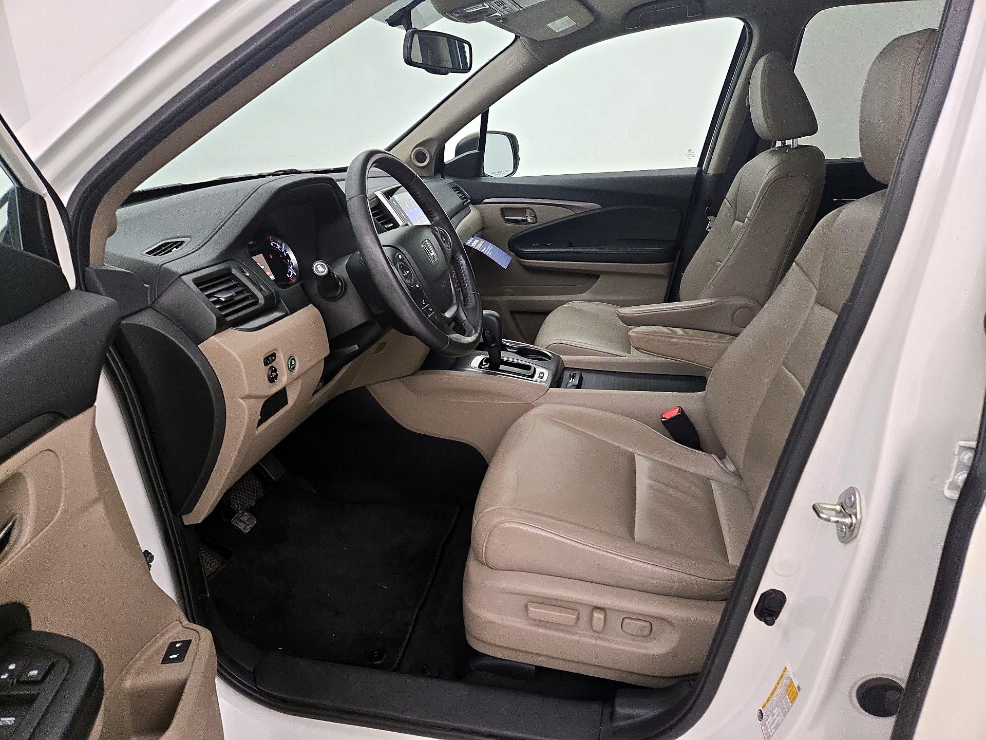 Thumbnail: 2018 Honda Pilot - 11