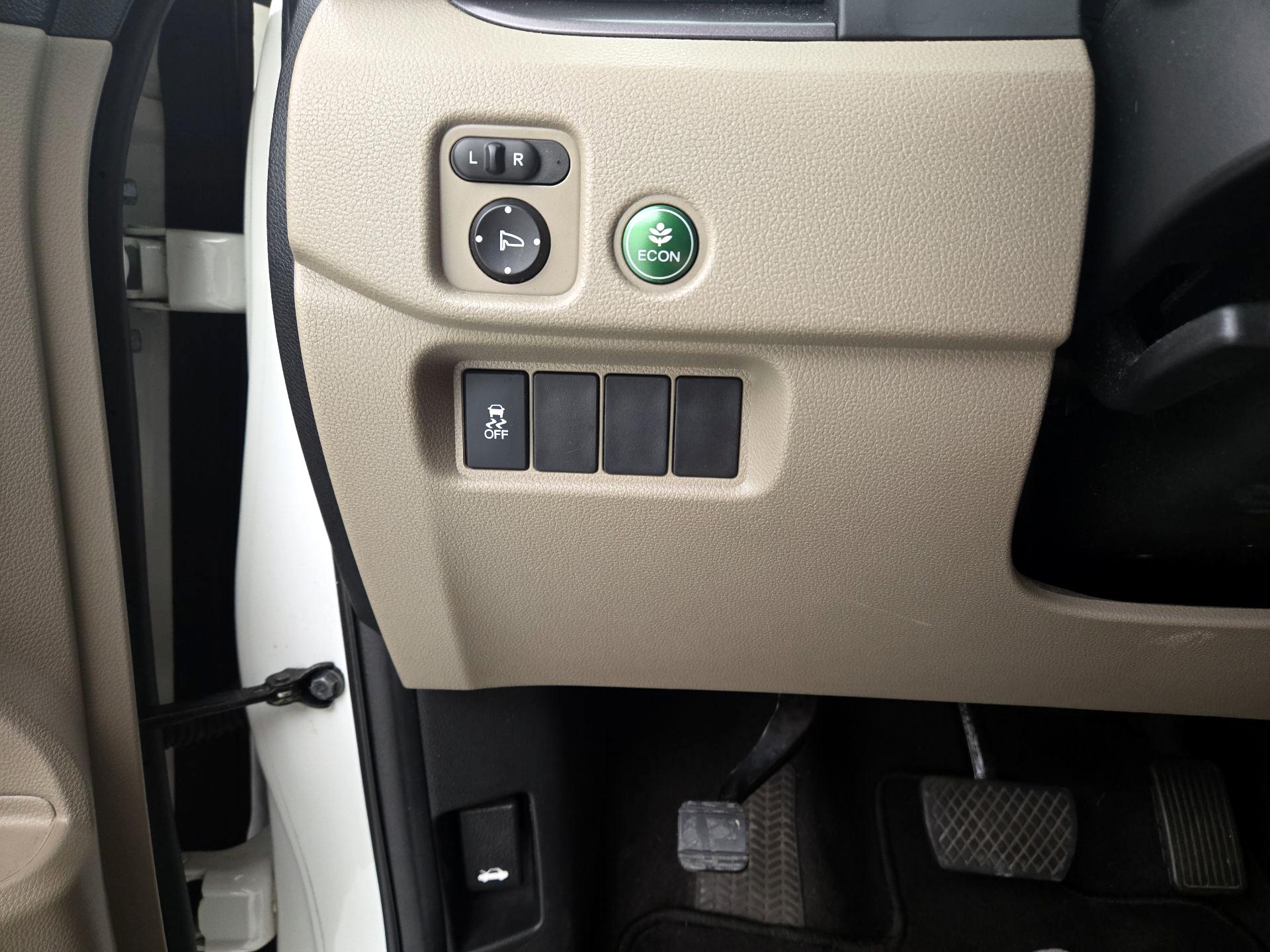 Thumbnail: 2018 Honda Pilot - 13