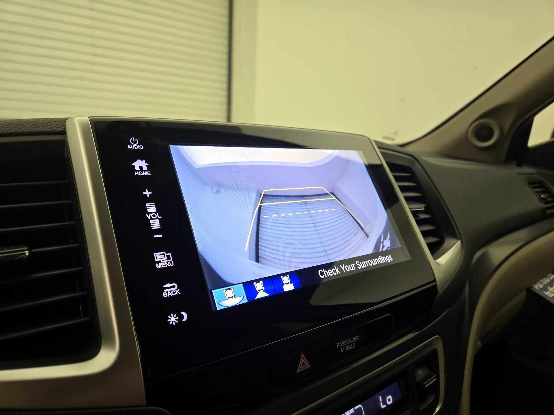 Thumbnail: 2018 Honda Pilot - 14