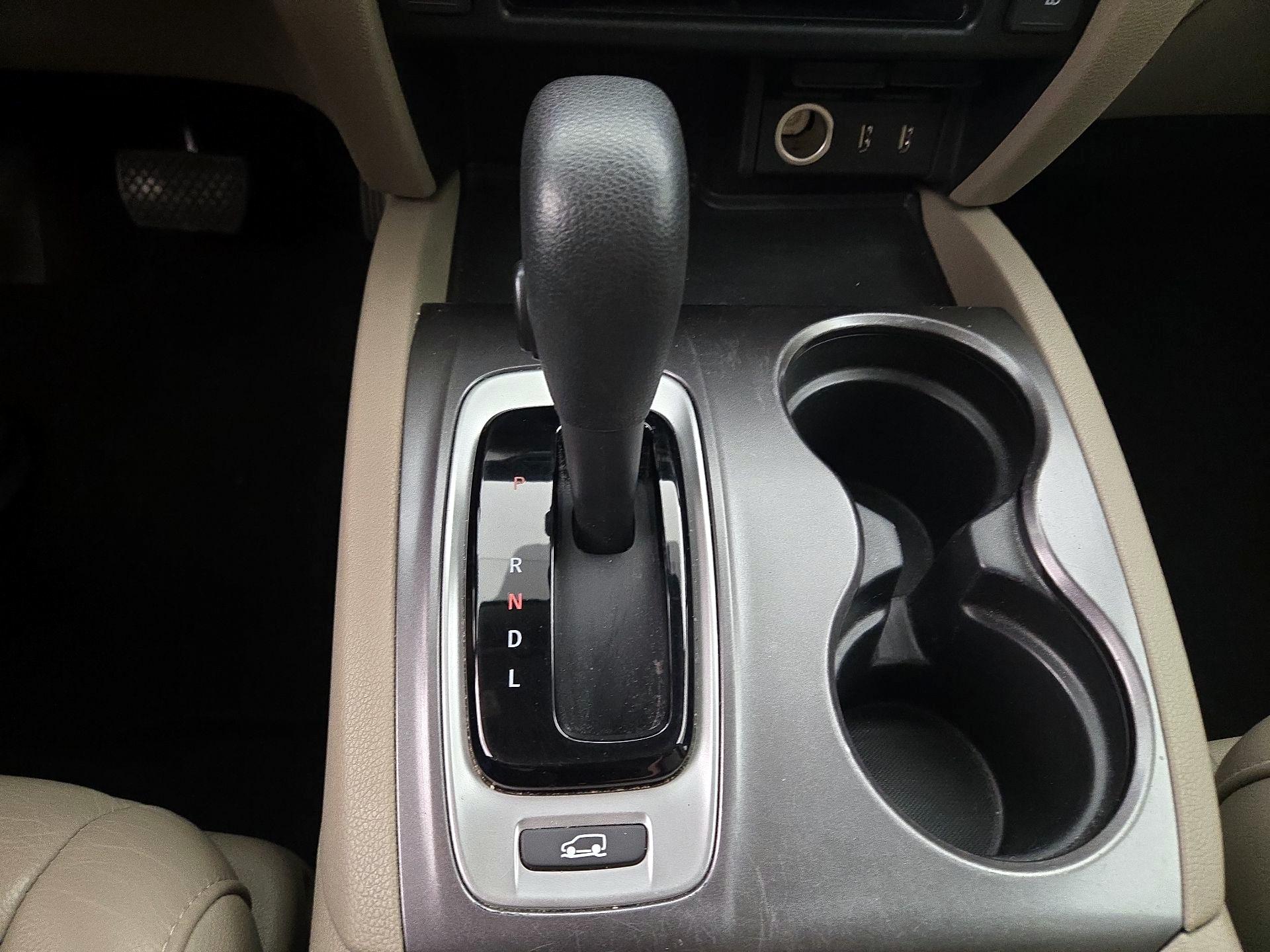 Thumbnail: 2018 Honda Pilot - 17