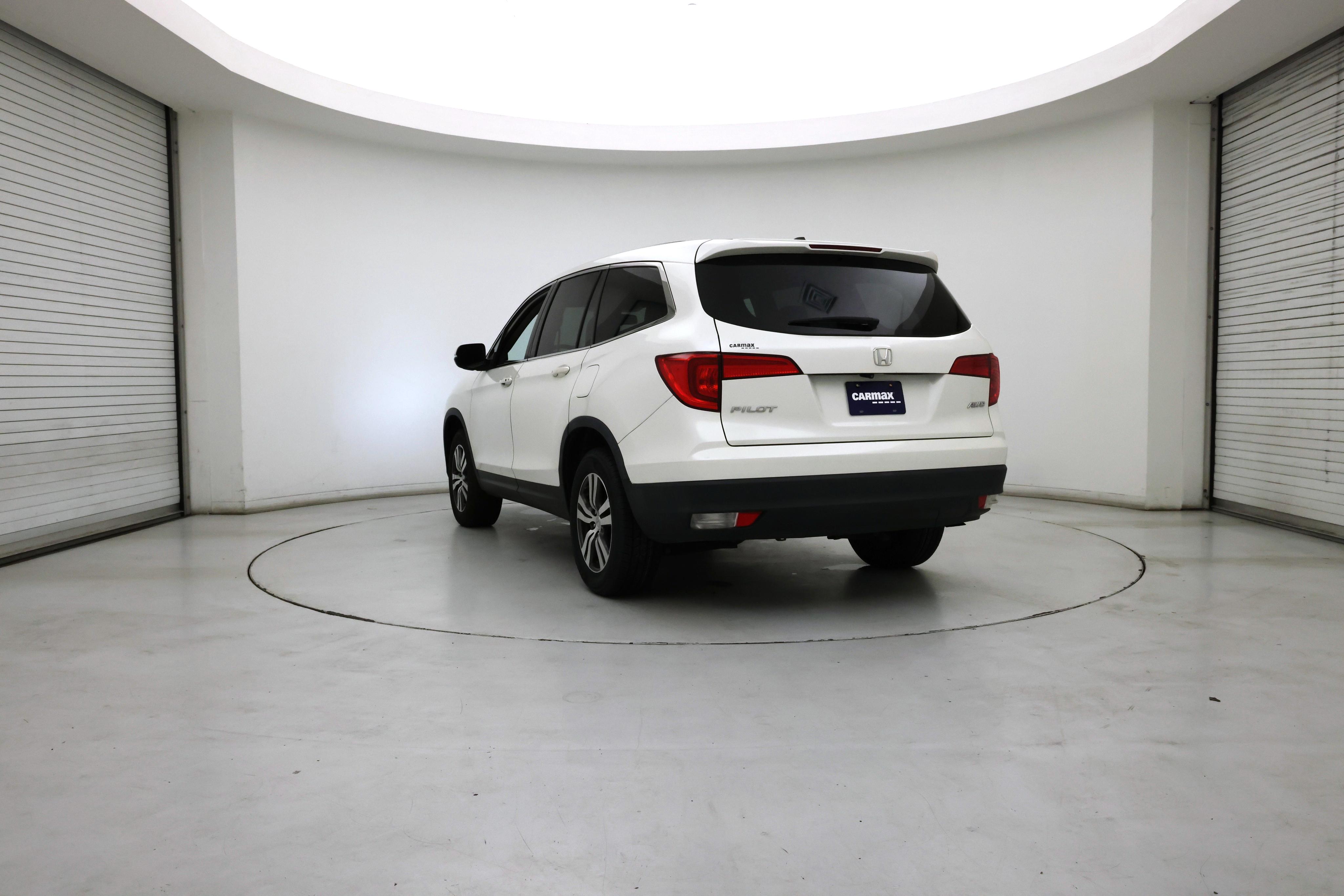 Thumbnail: 2018 Honda Pilot - 2
