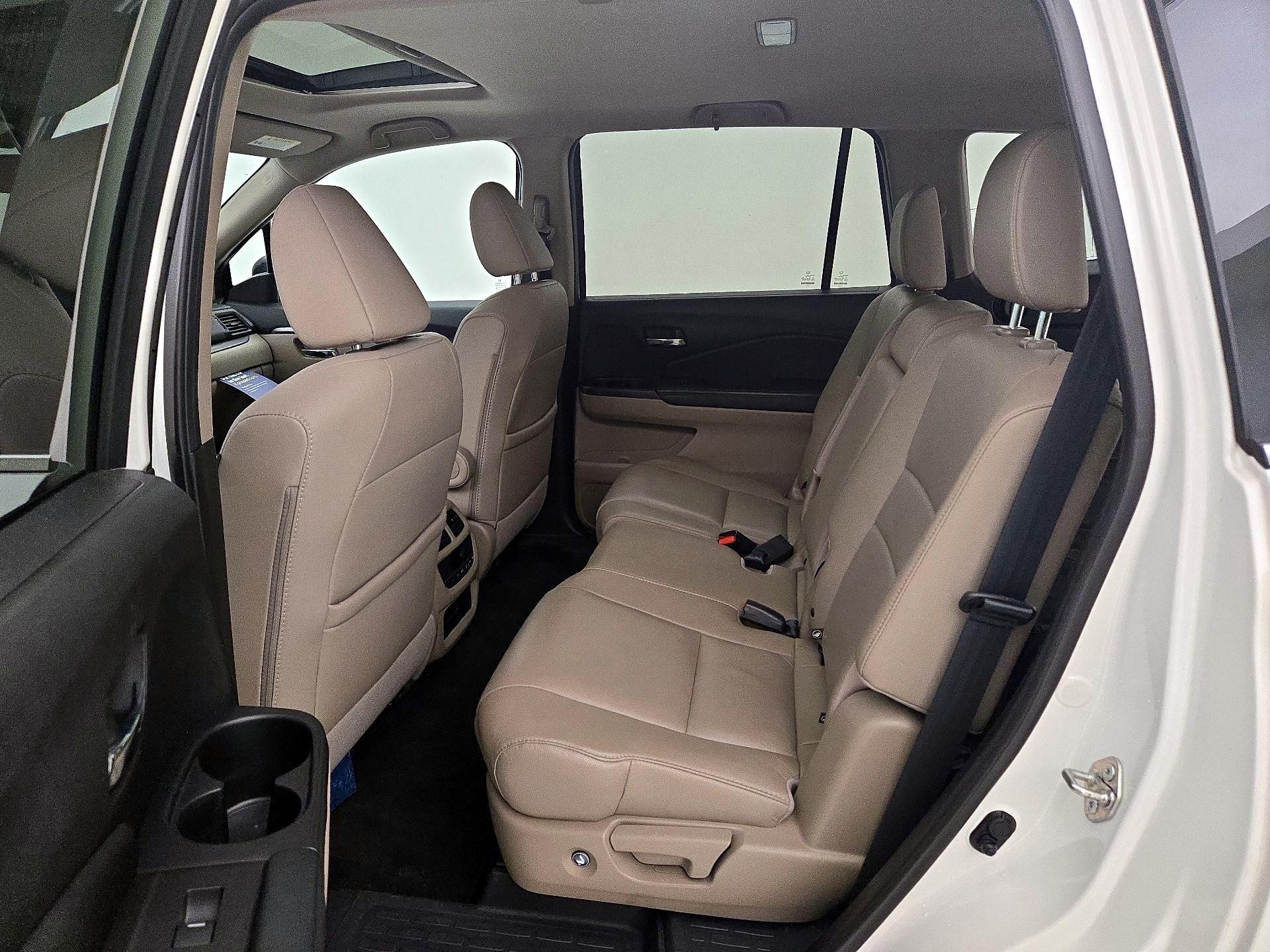Thumbnail: 2018 Honda Pilot - 20